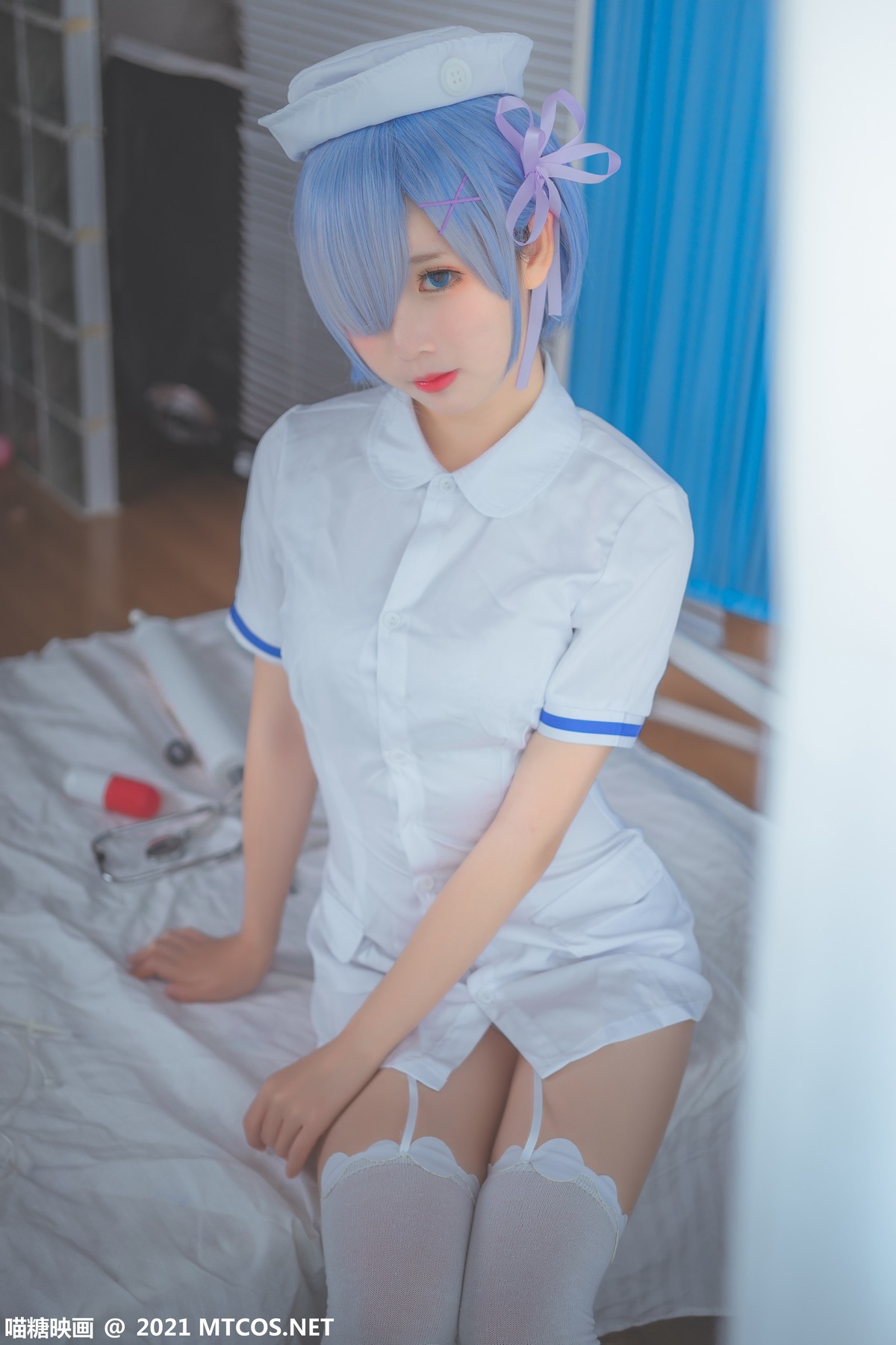 jpxgmn.cc[喵糖映画]Vol.387_蕾姆护士美女私房性感白丝吊袜秀翘臀美腿迷人诱惑写真20P