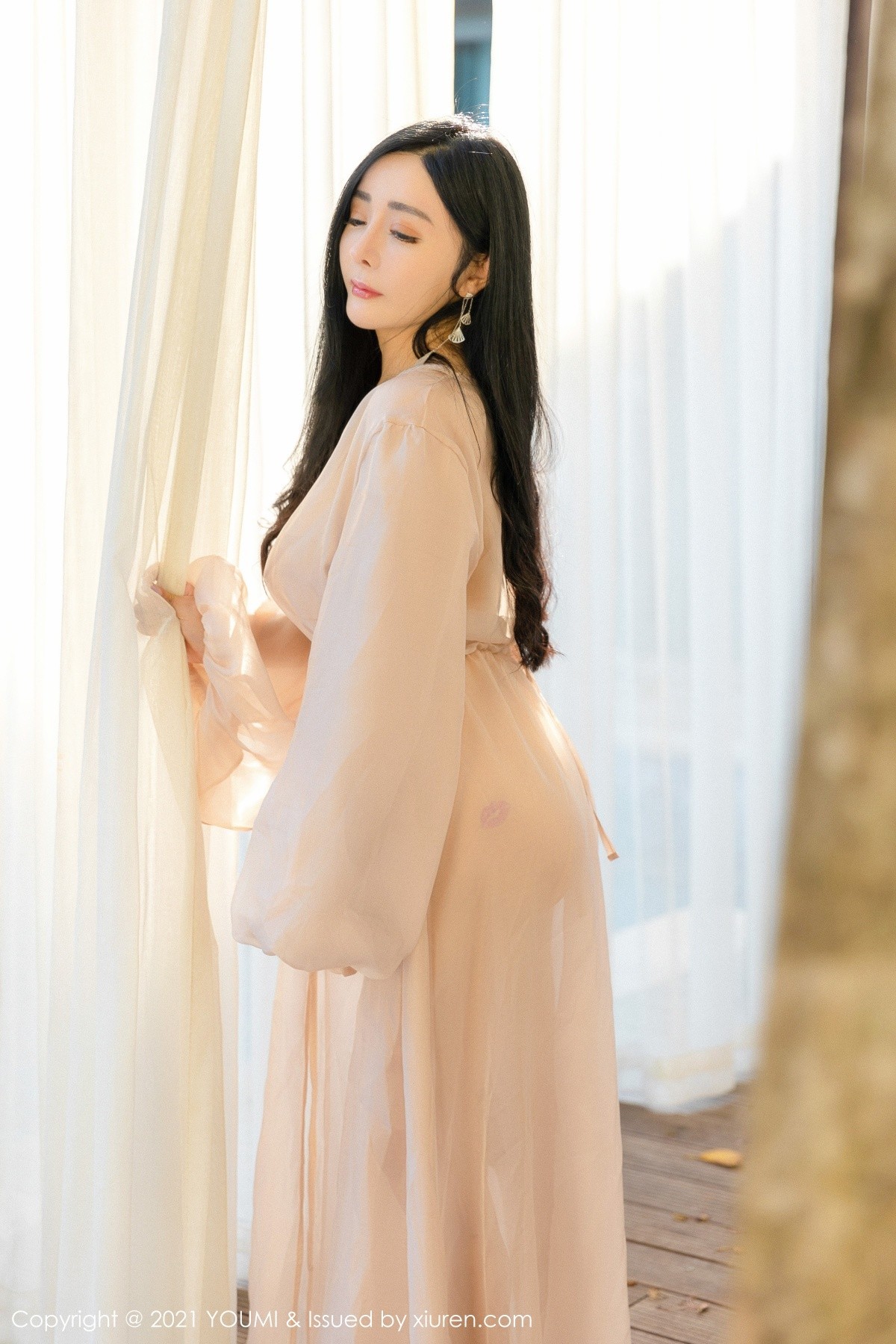 jpxgmn.cc[YouMi尤蜜荟]Vol.631_女神允爾三亚旅拍户外轻薄通透长裙露傲人豪乳极致诱惑写真76P