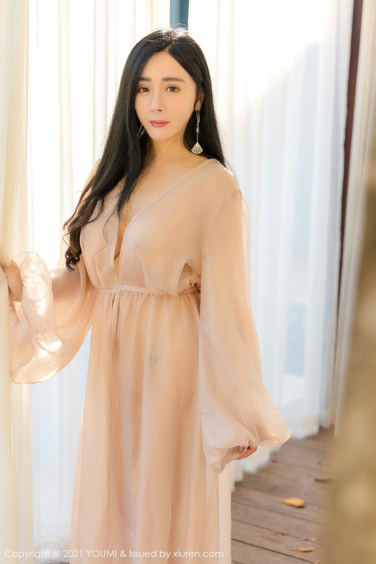 jpxgmn.cc[YouMi尤蜜荟]Vol.631_女神允爾三亚旅拍户外轻薄通透长裙露傲人豪乳极致诱惑写真76P