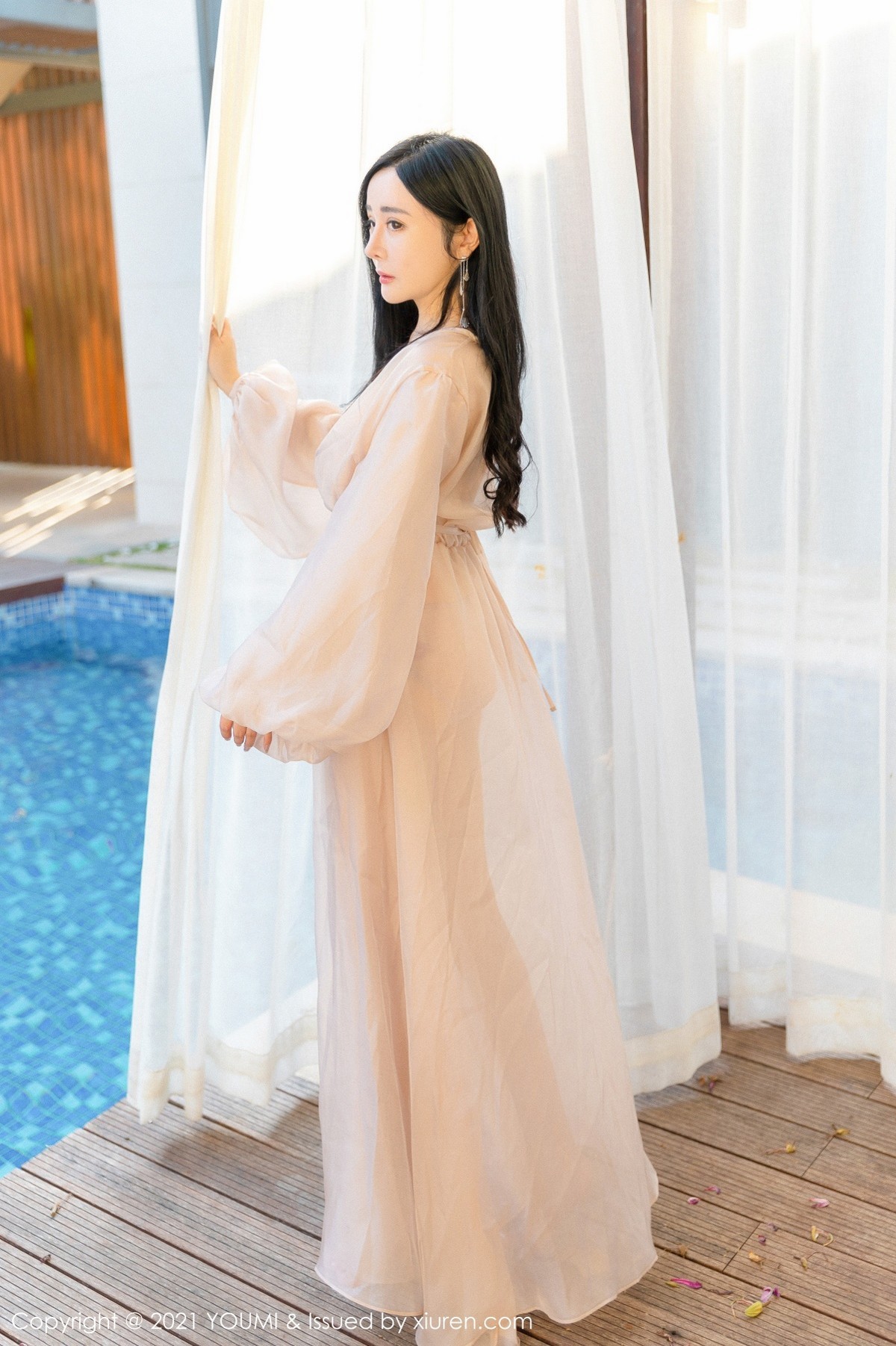 jpxgmn.cc[YouMi尤蜜荟]Vol.631_女神允爾三亚旅拍户外轻薄通透长裙露傲人豪乳极致诱惑写真76P