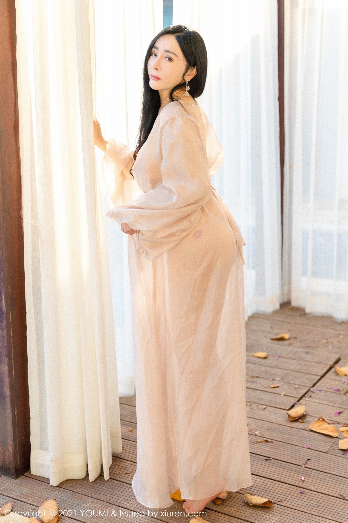 jpxgmn.cc[YouMi尤蜜荟]Vol.631_女神允爾三亚旅拍户外轻薄通透长裙露傲人豪乳极致诱惑写真76P