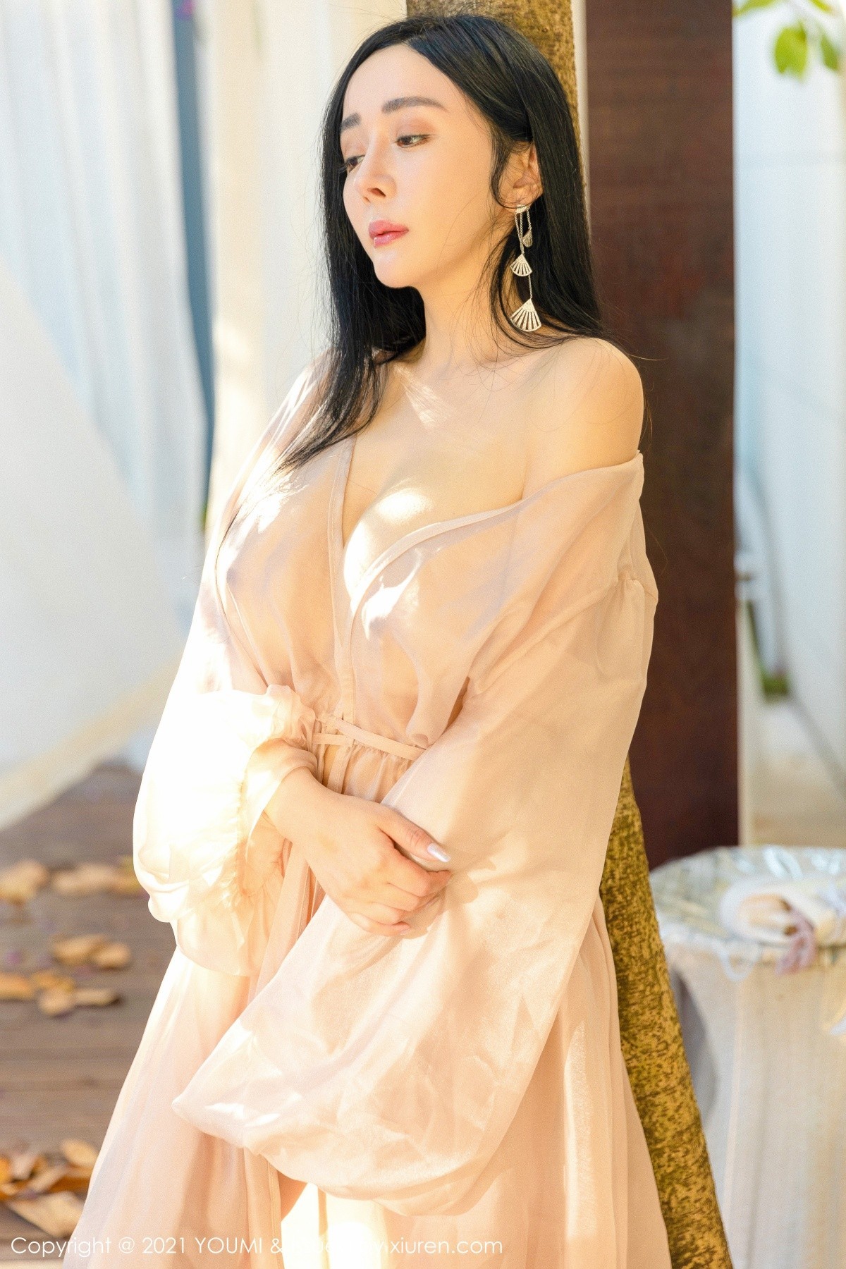 jpxgmn.cc[YouMi尤蜜荟]Vol.631_女神允爾三亚旅拍户外轻薄通透长裙露傲人豪乳极致诱惑写真76P