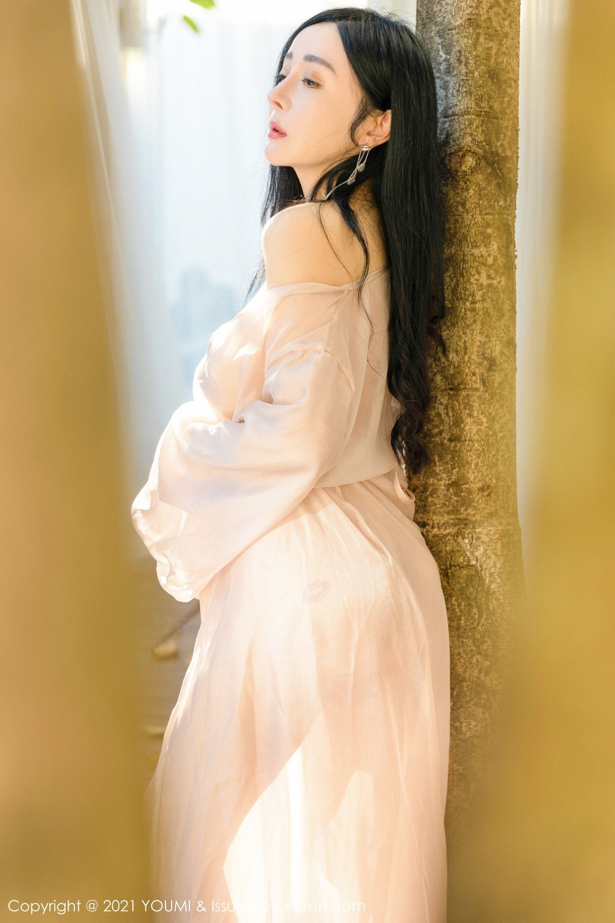 jpxgmn.cc[YouMi尤蜜荟]Vol.631_女神允爾三亚旅拍户外轻薄通透长裙露傲人豪乳极致诱惑写真76P