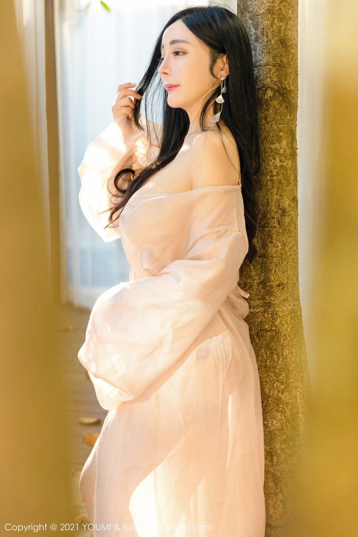 jpxgmn.cc[YouMi尤蜜荟]Vol.631_女神允爾三亚旅拍户外轻薄通透长裙露傲人豪乳极致诱惑写真76P