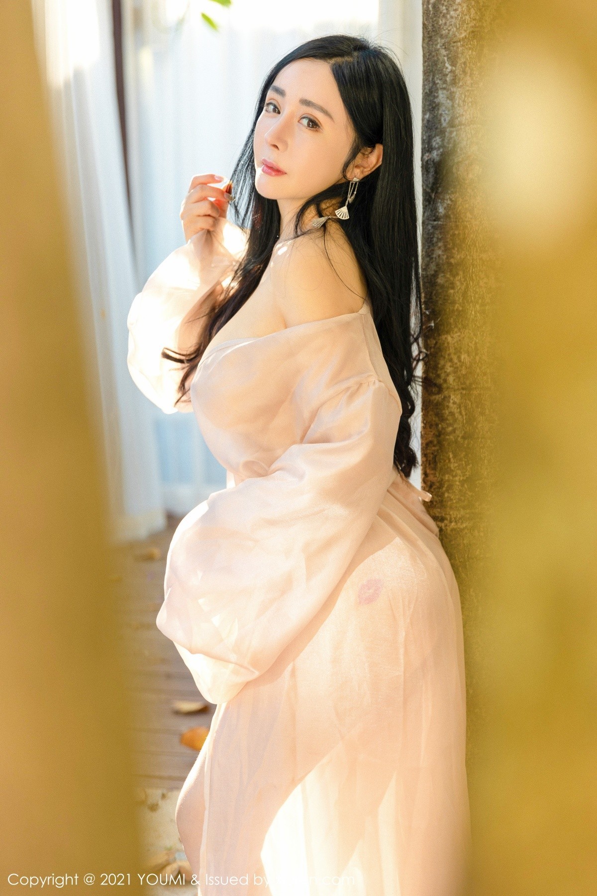 jpxgmn.cc[YouMi尤蜜荟]Vol.631_女神允爾三亚旅拍户外轻薄通透长裙露傲人豪乳极致诱惑写真76P
