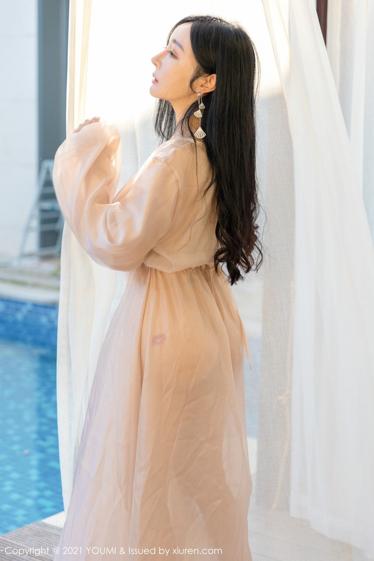 jpxgmn.cc[YouMi尤蜜荟]Vol.631_女神允爾三亚旅拍户外轻薄通透长裙露傲人豪乳极致诱惑写真76P