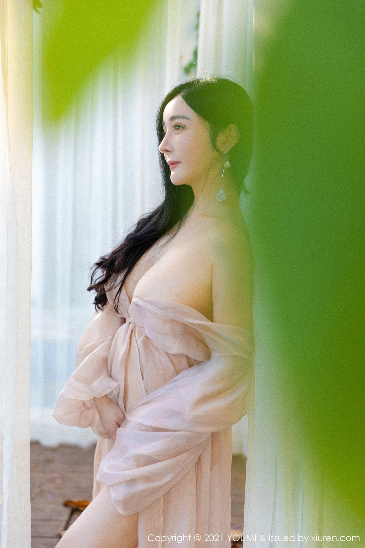 jpxgmn.cc[YouMi尤蜜荟]Vol.631_女神允爾三亚旅拍户外轻薄通透长裙露傲人豪乳极致诱惑写真76P