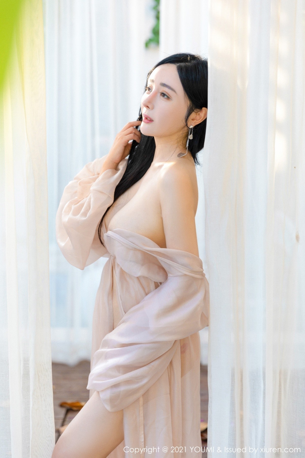 jpxgmn.cc[YouMi尤蜜荟]Vol.631_女神允爾三亚旅拍户外轻薄通透长裙露傲人豪乳极致诱惑写真76P