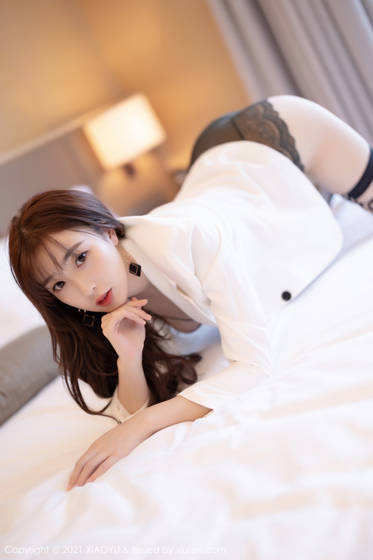 jpxgmn.cc[XiaoYu画语界]Vol.511_嫩模林星阑经典白衬衫黑短裙主题私房黑丝网袜秀美腿诱惑写真64P