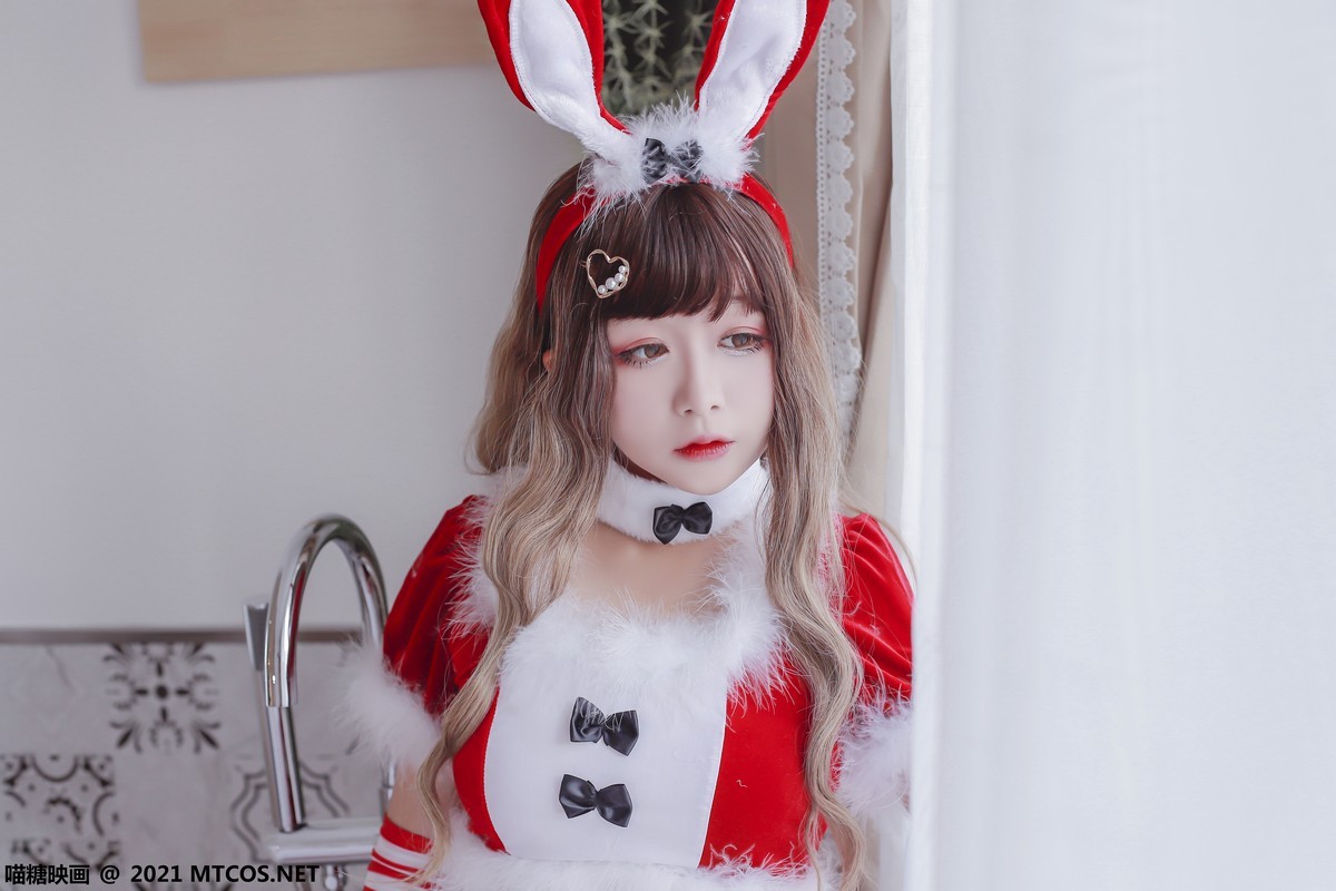 jpxgmn.cc[喵糖映画]Vol.389_红色服饰美少女私房兔女郎主题性感红丝网袜秀美腿诱惑写真33P