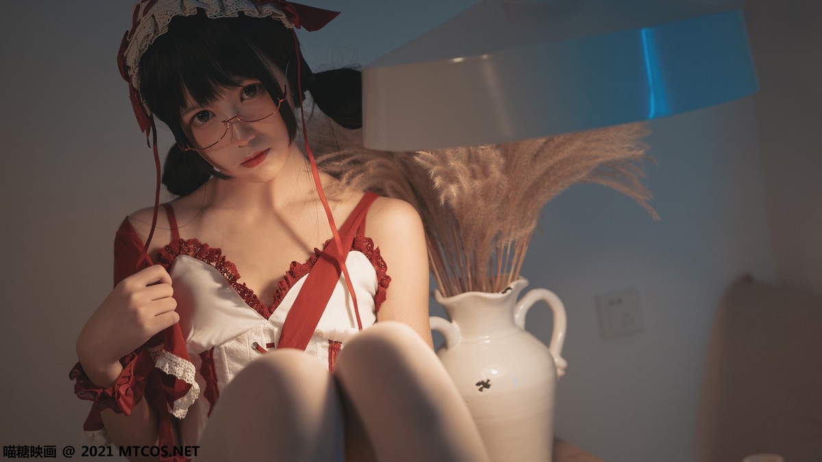 jpxgmn.cc[喵糖映画]Vol.390_小红帽美少女私房性感短裙下白色蕾丝袜秀白嫩美腿诱惑写真23P