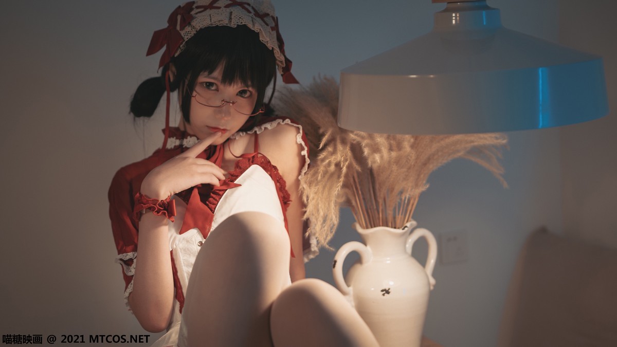 jpxgmn.cc[喵糖映画]Vol.390_小红帽美少女私房性感短裙下白色蕾丝袜秀白嫩美腿诱惑写真23P