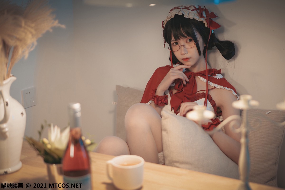 jpxgmn.cc[喵糖映画]Vol.390_小红帽美少女私房性感短裙下白色蕾丝袜秀白嫩美腿诱惑写真23P