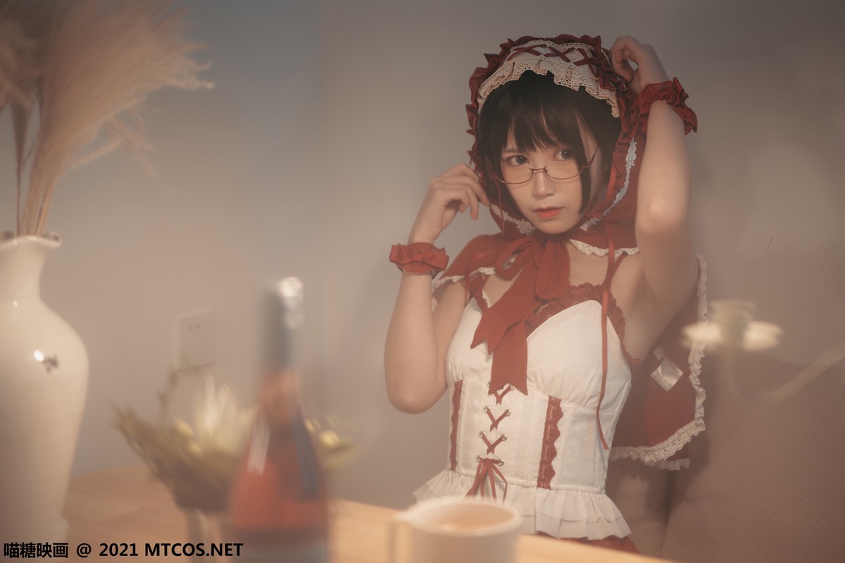 jpxgmn.cc[喵糖映画]Vol.390_小红帽美少女私房性感短裙下白色蕾丝袜秀白嫩美腿诱惑写真23P