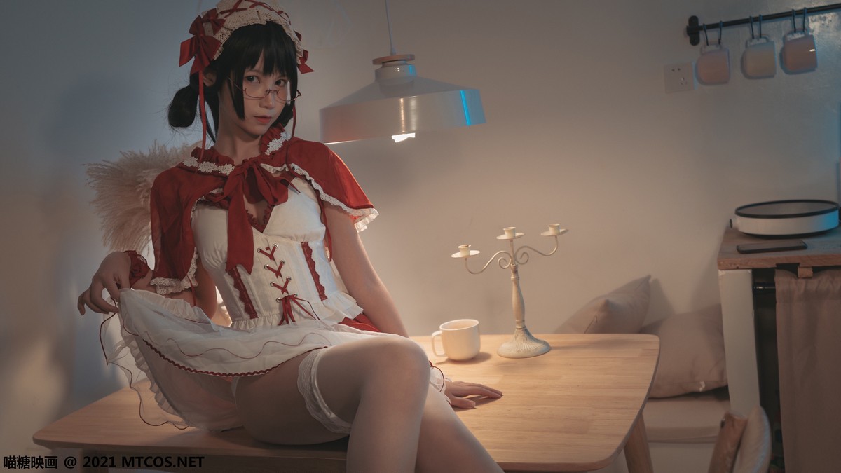 jpxgmn.cc[喵糖映画]Vol.390_小红帽美少女私房性感短裙下白色蕾丝袜秀白嫩美腿诱惑写真23P