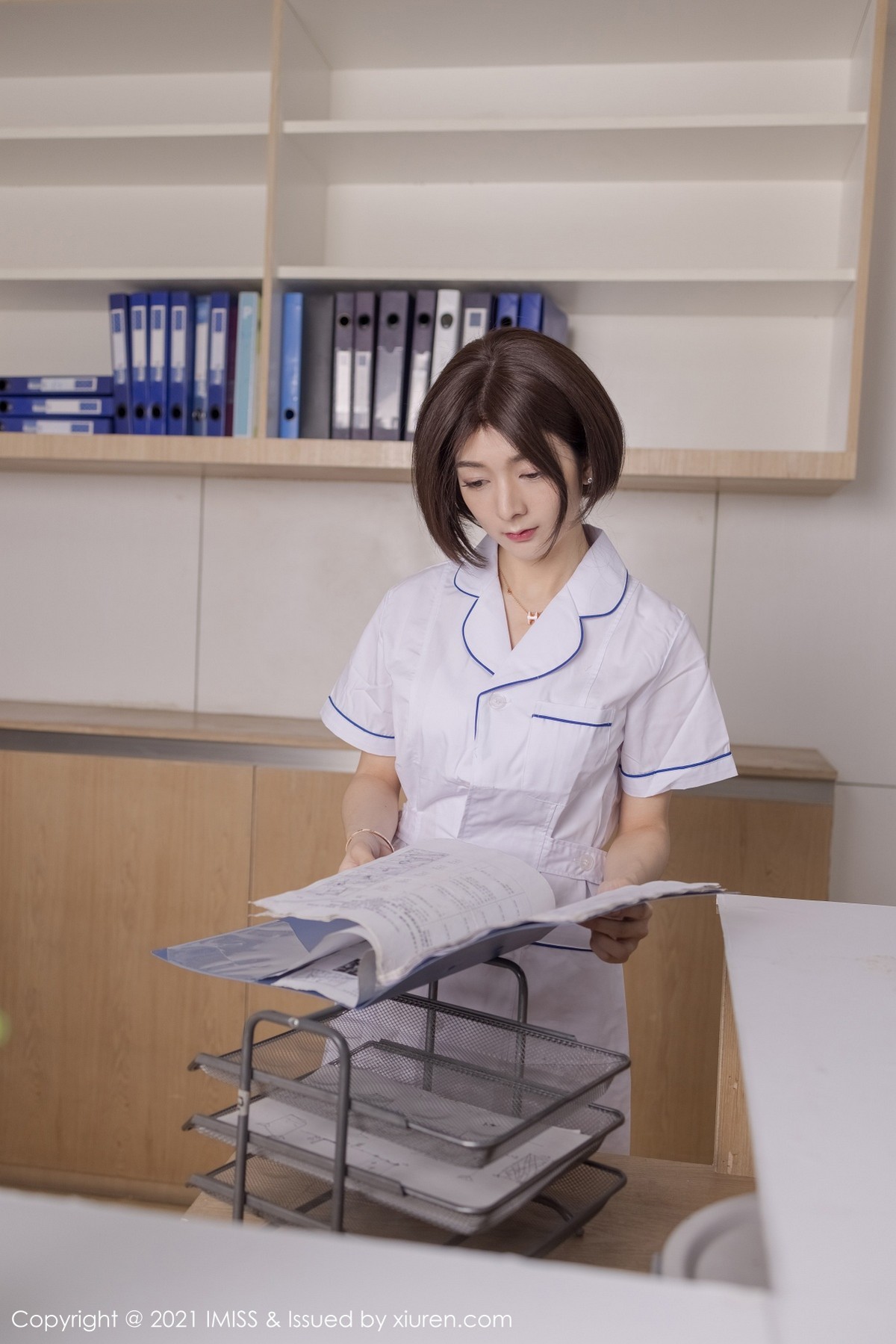 jpxgmn.cc[IMISS爱蜜社]Vol.580_女神Angela00淡雅靓丽护士制服露性感白色内衣迷人诱惑写真53P
