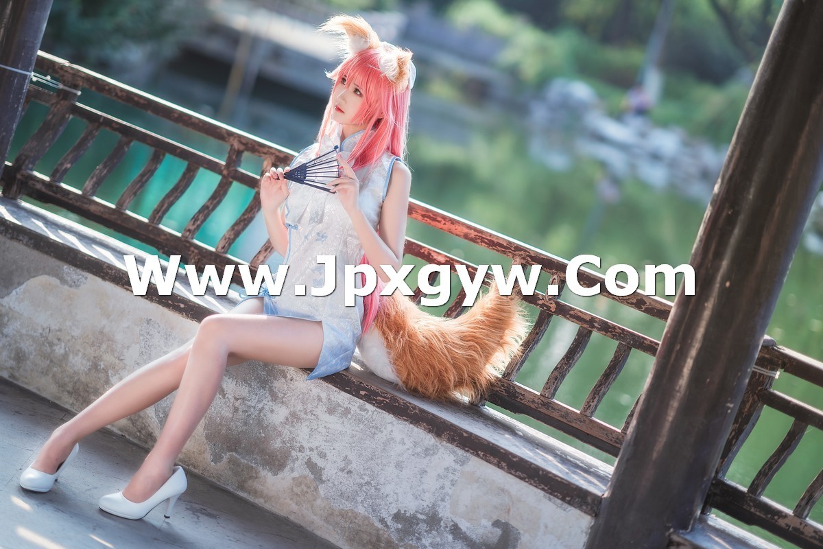 jpxgmn.cc[喵糖映画]Vol.391_旗袍小美女户外小狐狸造型高叉旗袍秀白嫩美腿迷人诱惑写真40P