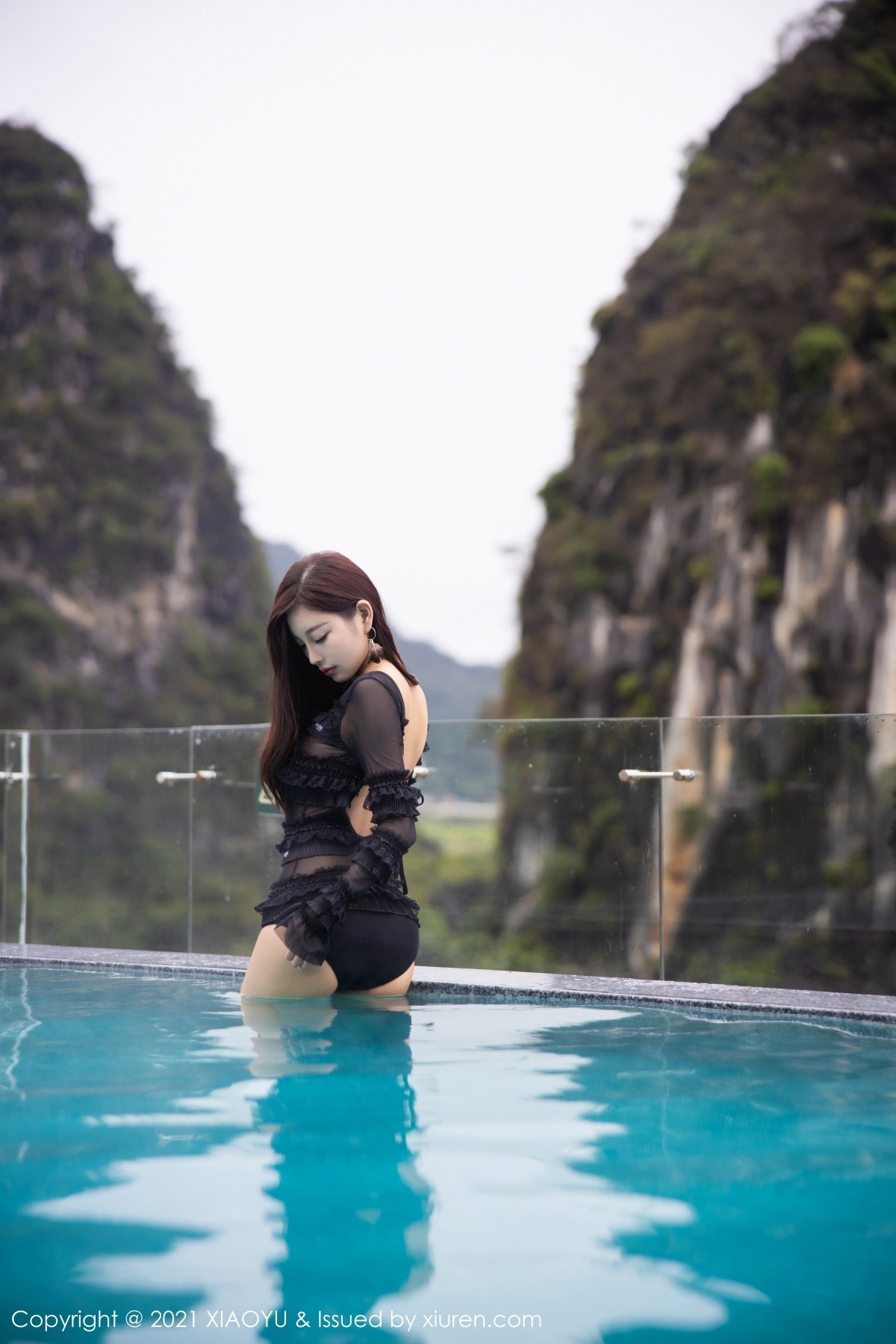 jpxgmn.cc[XiaoYu画语界]Vol.514_女神杨晨晨sugar清远旅拍户外泳池性感比基尼完美诱惑写真50P