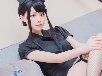 Vol.393_黑色护士装美少女私人沙发上吊带黑色丝袜渔网秀美腿骚扰写真28P