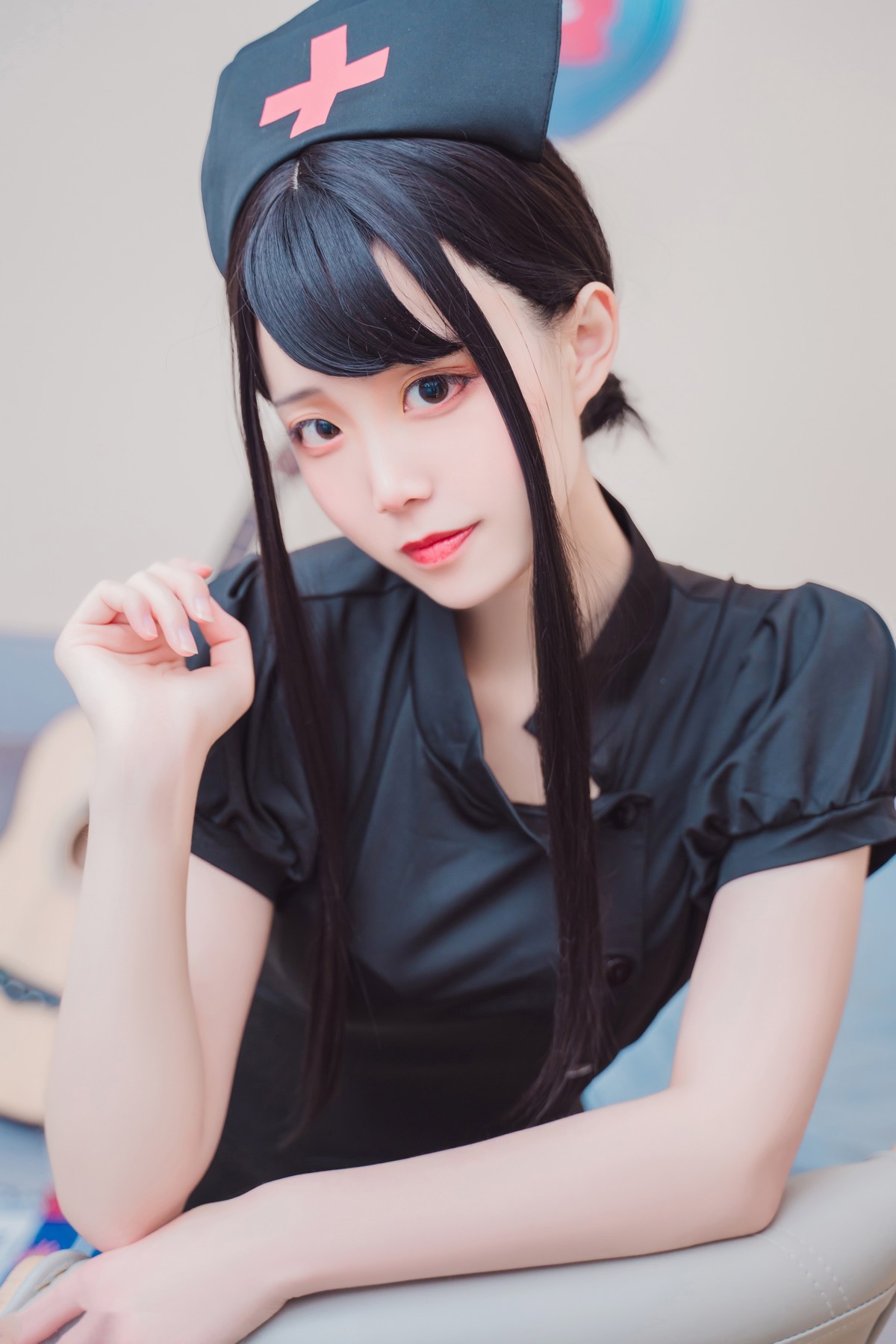 jpxgmn.cc[喵糖映画]Vol.393_黑色护士装美少女私房沙发上吊带黑丝渔网秀美腿诱惑写真28P