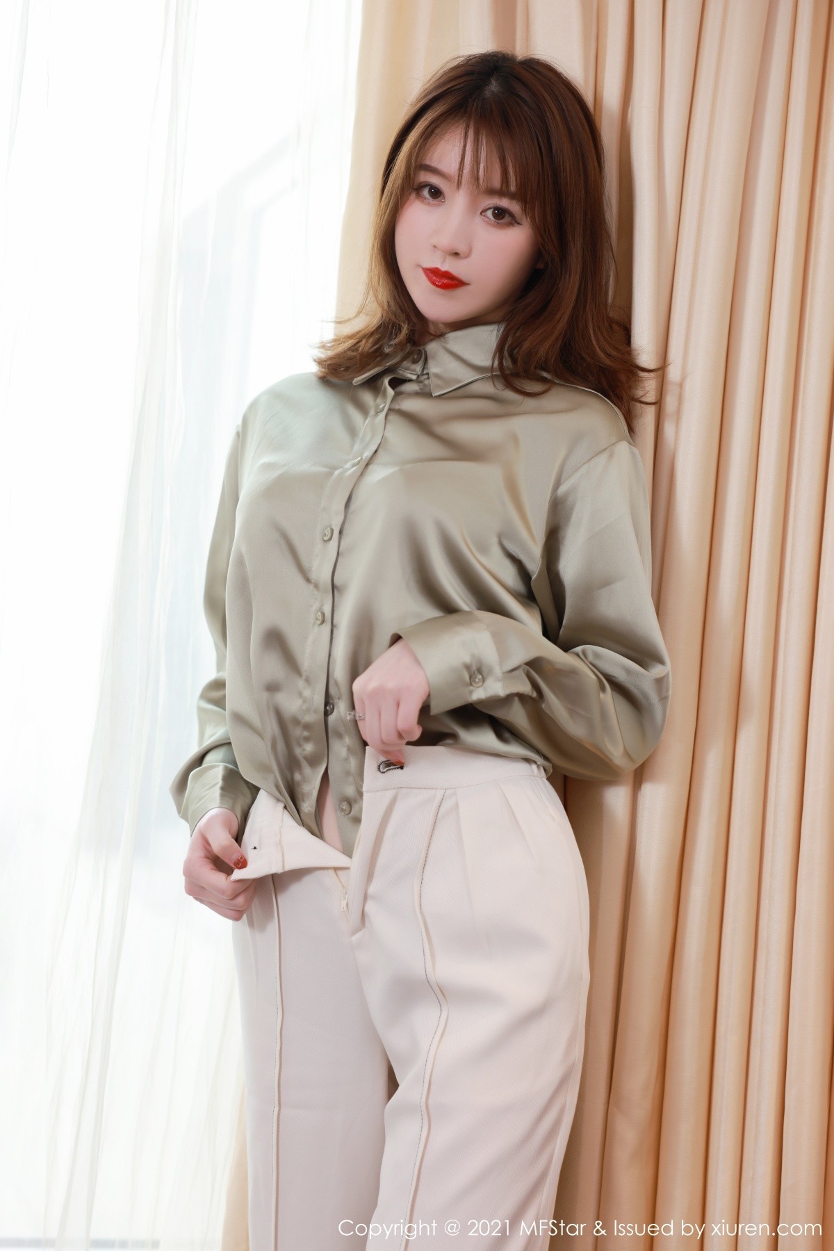 jpxgmn.cc[MFStar模范学院]Vol.485_嫩模yoo优优脱职场西装露豹纹内衣秀白嫩翘臀诱惑写真45P
