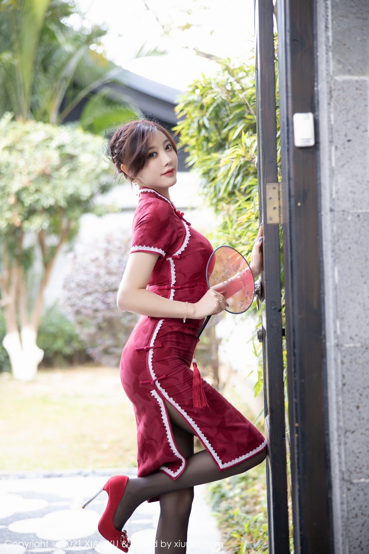 jpxgmn.cc[XiaoYu画语界]Vol.515_女神杨晨晨sugar心愿旅拍脱古韵旗袍露蕾丝内衣完美诱惑写真78P