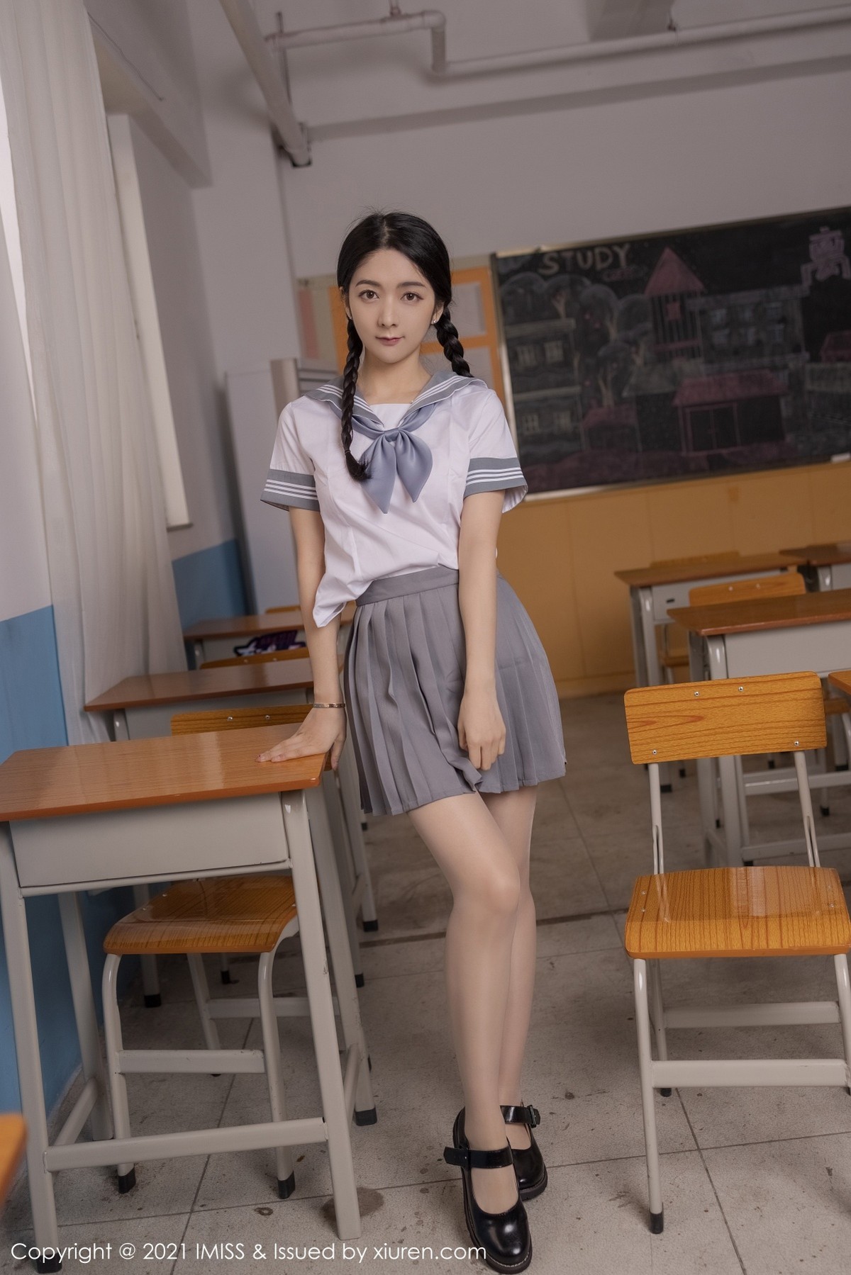 jpxgmn.cc[IMISS爱蜜社]Vol.583_女神Angela00校服制服主题教室里半脱露粉色内衣迷人诱惑写真49P