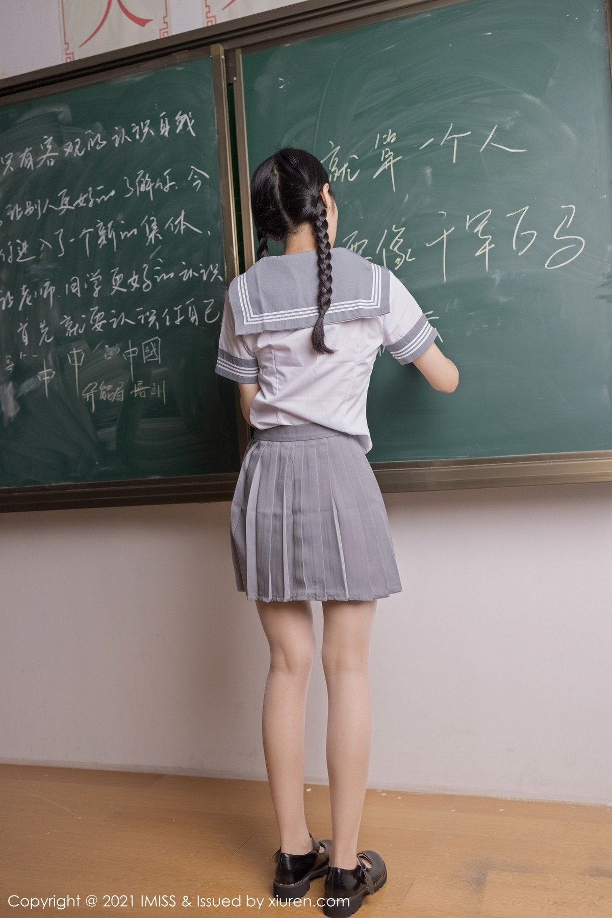 jpxgmn.cc[IMISS爱蜜社]Vol.583_女神Angela00校服制服主题教室里半脱露粉色内衣迷人诱惑写真49P