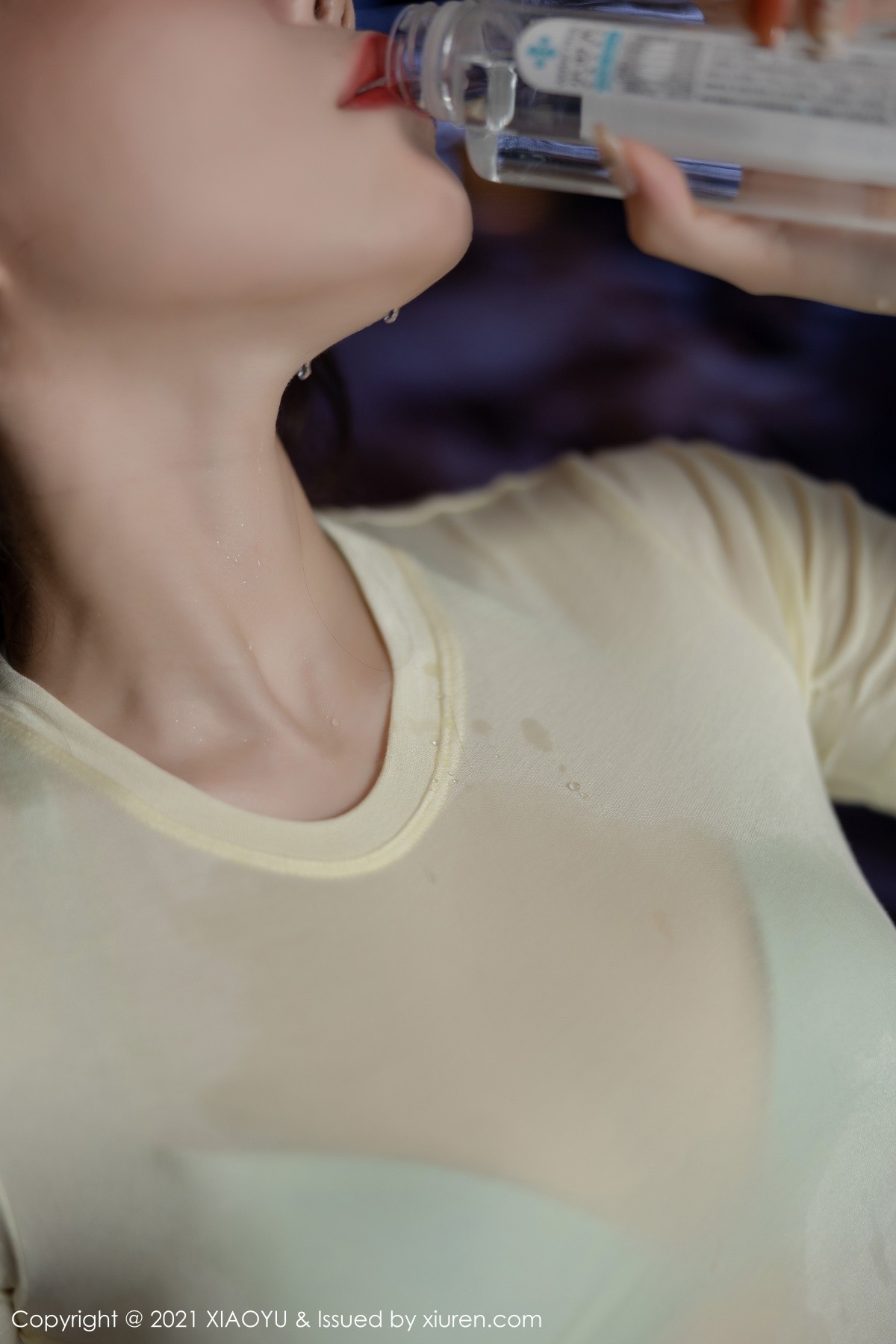 jpxgmn.cc[XiaoYu画语界]Vol.517_女神芝芝Booty私房白色紧身服饰半脱秀完美身材迷人诱惑写真60P