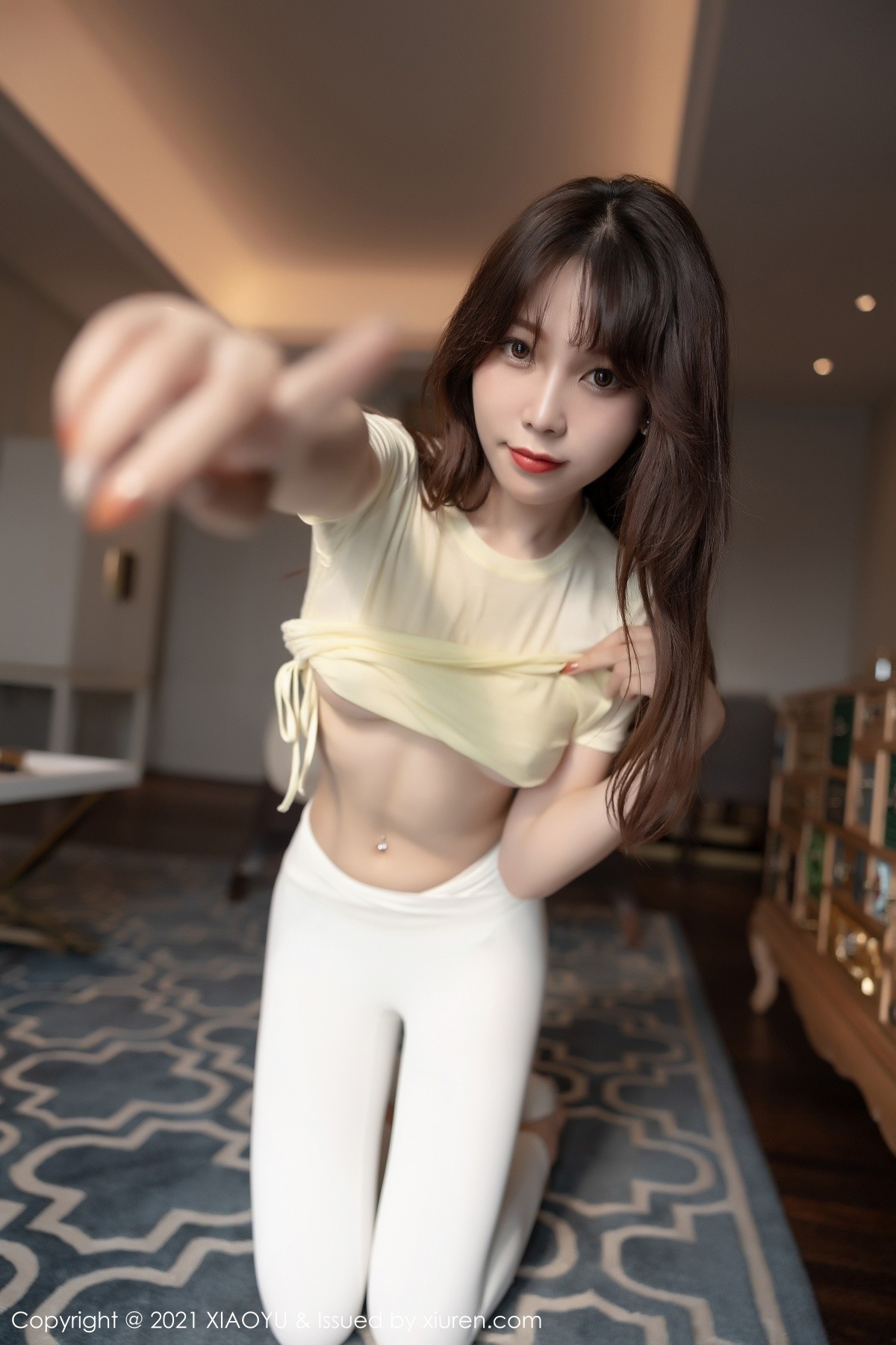 jpxgmn.cc[XiaoYu画语界]Vol.517_女神芝芝Booty私房白色紧身服饰半脱秀完美身材迷人诱惑写真60P