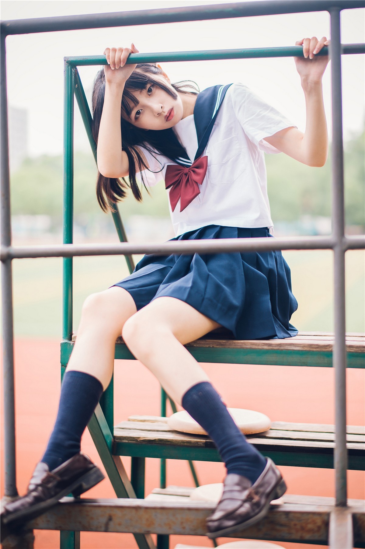jpxgmn.cc[喵糖映画]Vol.397_清纯学妹教室里性感百褶裙下黑色腿袜秀白嫩美腿迷人写真22P