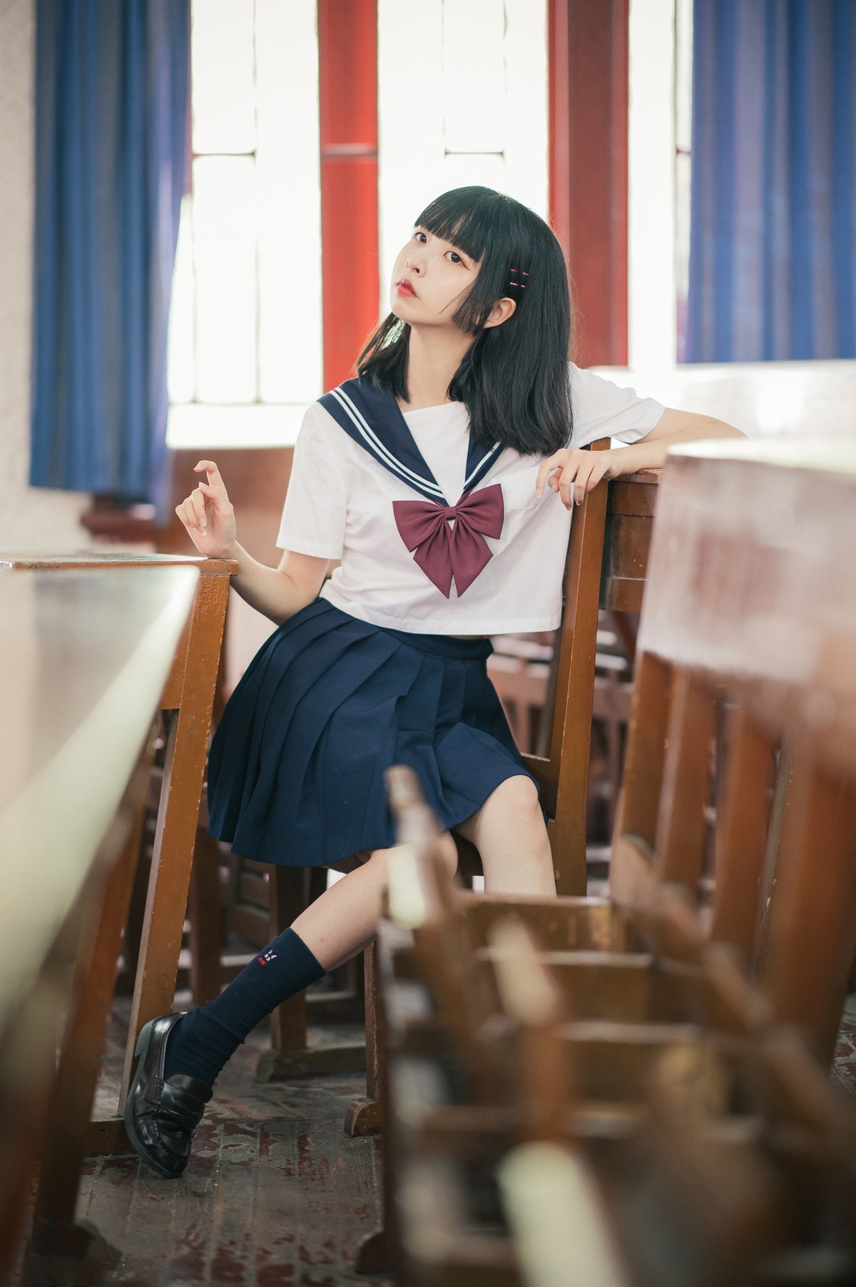 jpxgmn.cc[喵糖映画]Vol.397_清纯学妹教室里性感百褶裙下黑色腿袜秀白嫩美腿迷人写真22P