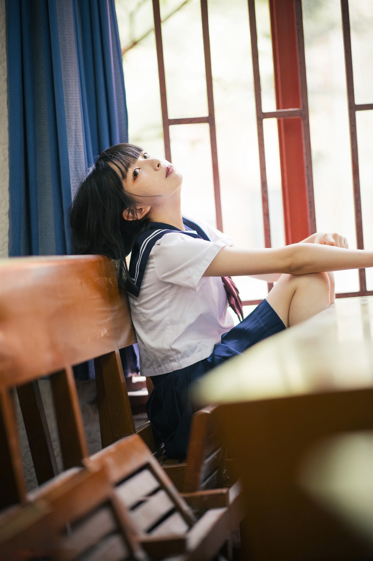 jpxgmn.cc[喵糖映画]Vol.397_清纯学妹教室里性感百褶裙下黑色腿袜秀白嫩美腿迷人写真22P
