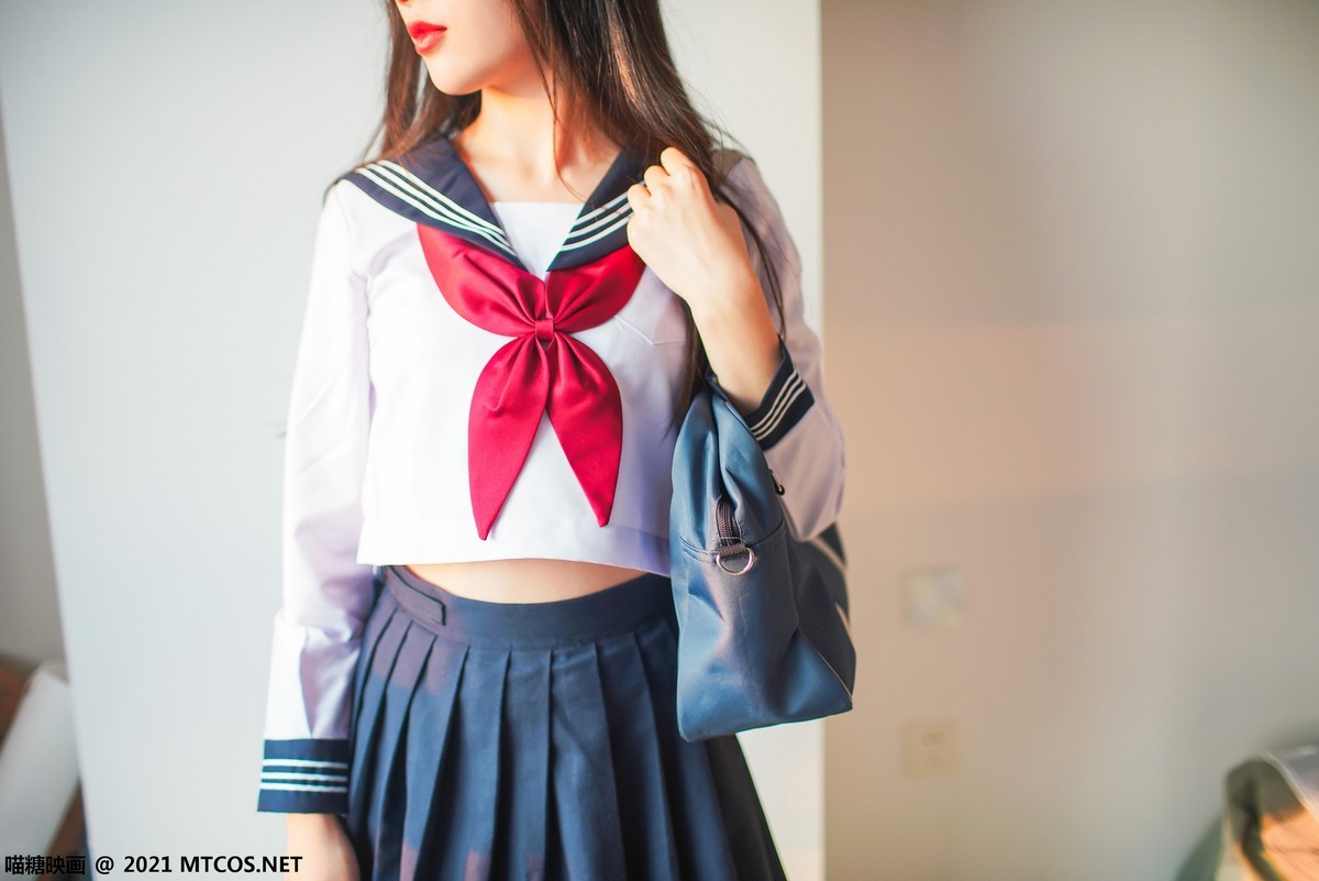 jpxgmn.cc[喵糖映画]Vol.398_邻家少女居家私房性感JK制服短裙下黑丝裤袜秀美腿诱惑写真21P