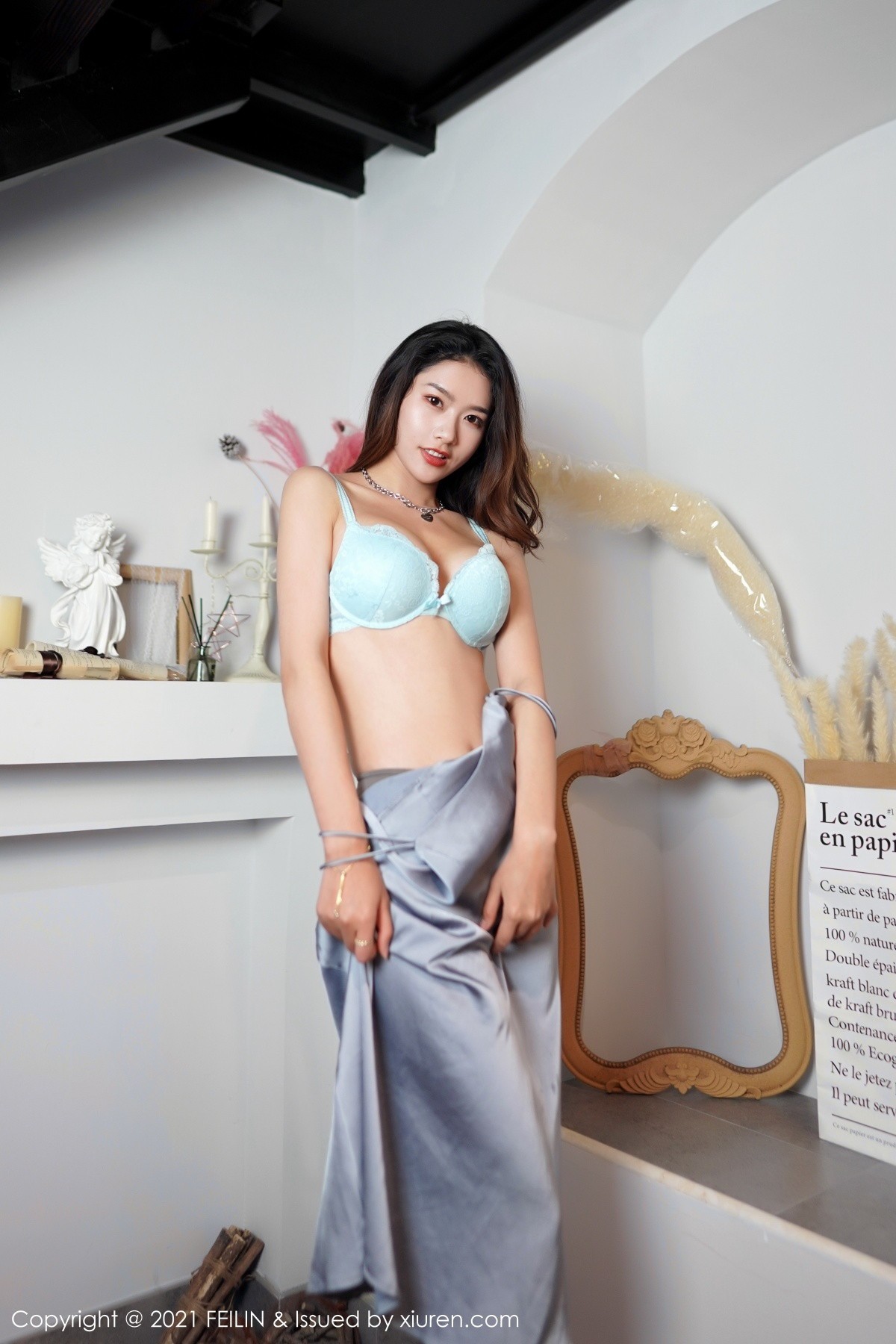 jpxgmn.cc[FeiLin嗲囡囡]VOL.292_嫩模方子萱脱白色连衣裙露红色蕾丝内衣配黑丝裤袜诱惑写真56P