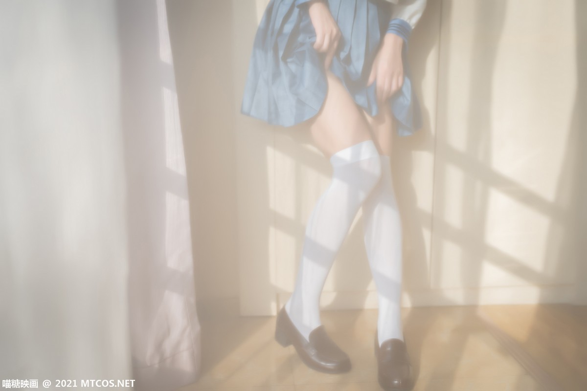 jpxgmn.cc[喵糖映画]Vol.399_JK制服少女清晨阳光主题性感百褶裙下白色腿袜秀美腿诱惑写真29P