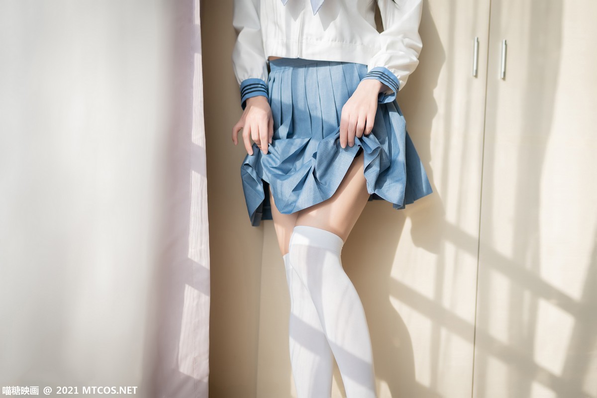 jpxgmn.cc[喵糖映画]Vol.399_JK制服少女清晨阳光主题性感百褶裙下白色腿袜秀美腿诱惑写真29P