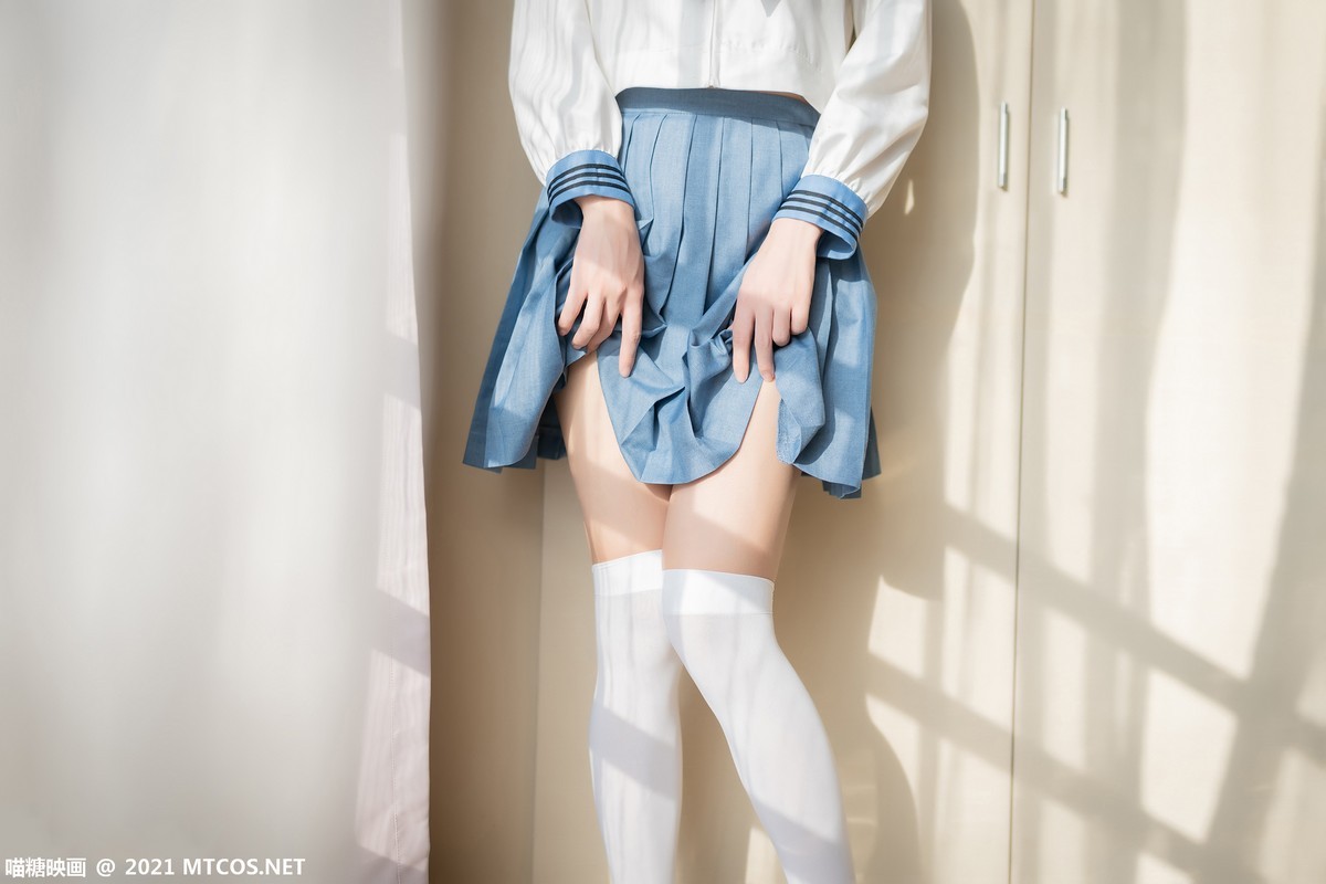 jpxgmn.cc[喵糖映画]Vol.399_JK制服少女清晨阳光主题性感百褶裙下白色腿袜秀美腿诱惑写真29P