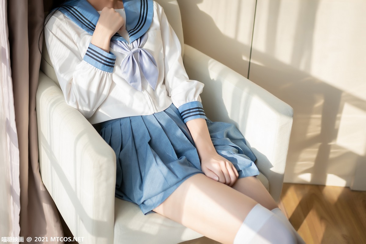 jpxgmn.cc[喵糖映画]Vol.399_JK制服少女清晨阳光主题性感百褶裙下白色腿袜秀美腿诱惑写真29P