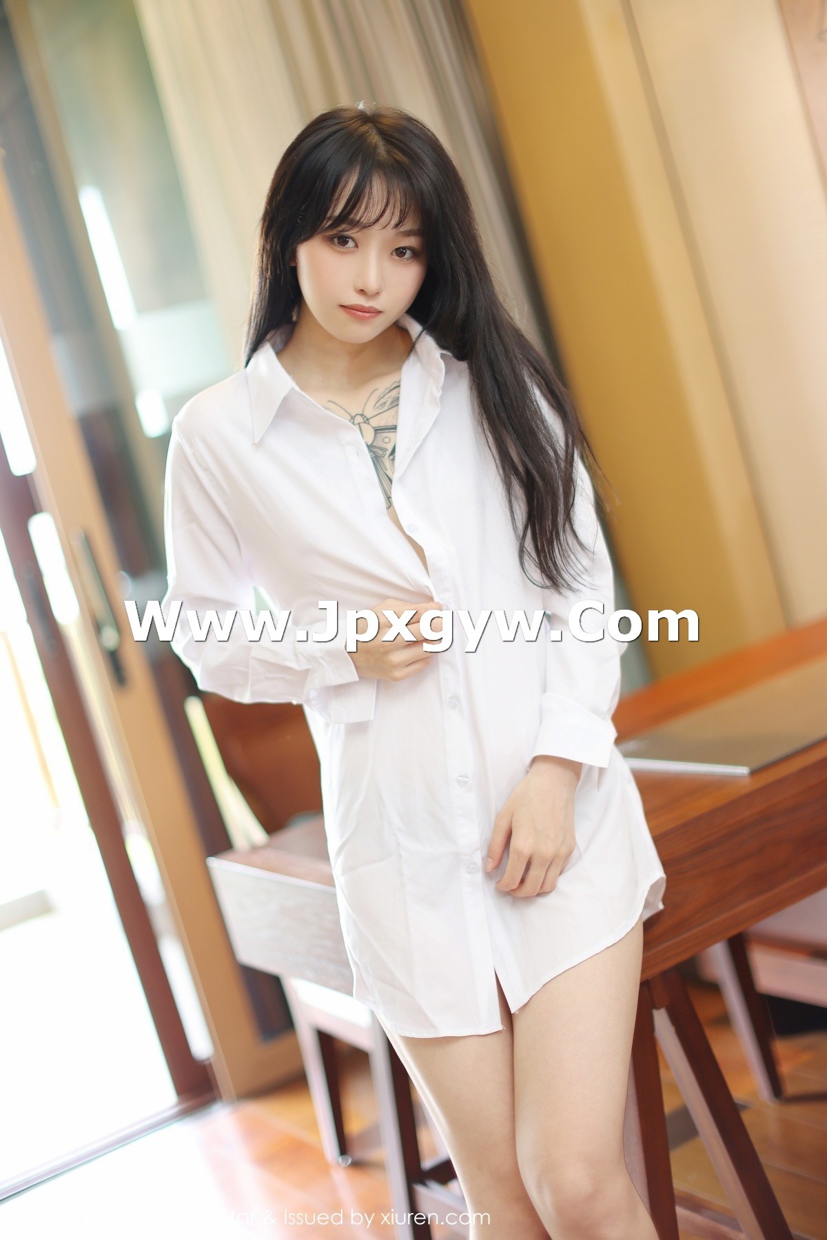 jpxgmn.cc[MFStar模范学院]Vol.488_嫩模奶瓶子丽江旅拍私房性感真空白衬衣半脱迷人诱惑写真40P