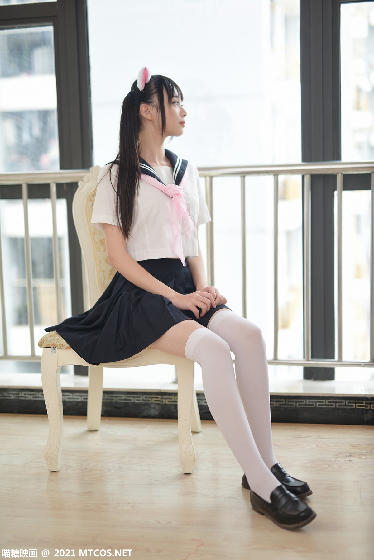 jpxgmn.cc[喵糖映画]Vol.402_粉嫩JK学妹私房性感百褶裙下白色腿袜秀美腿迷人诱惑写真47P