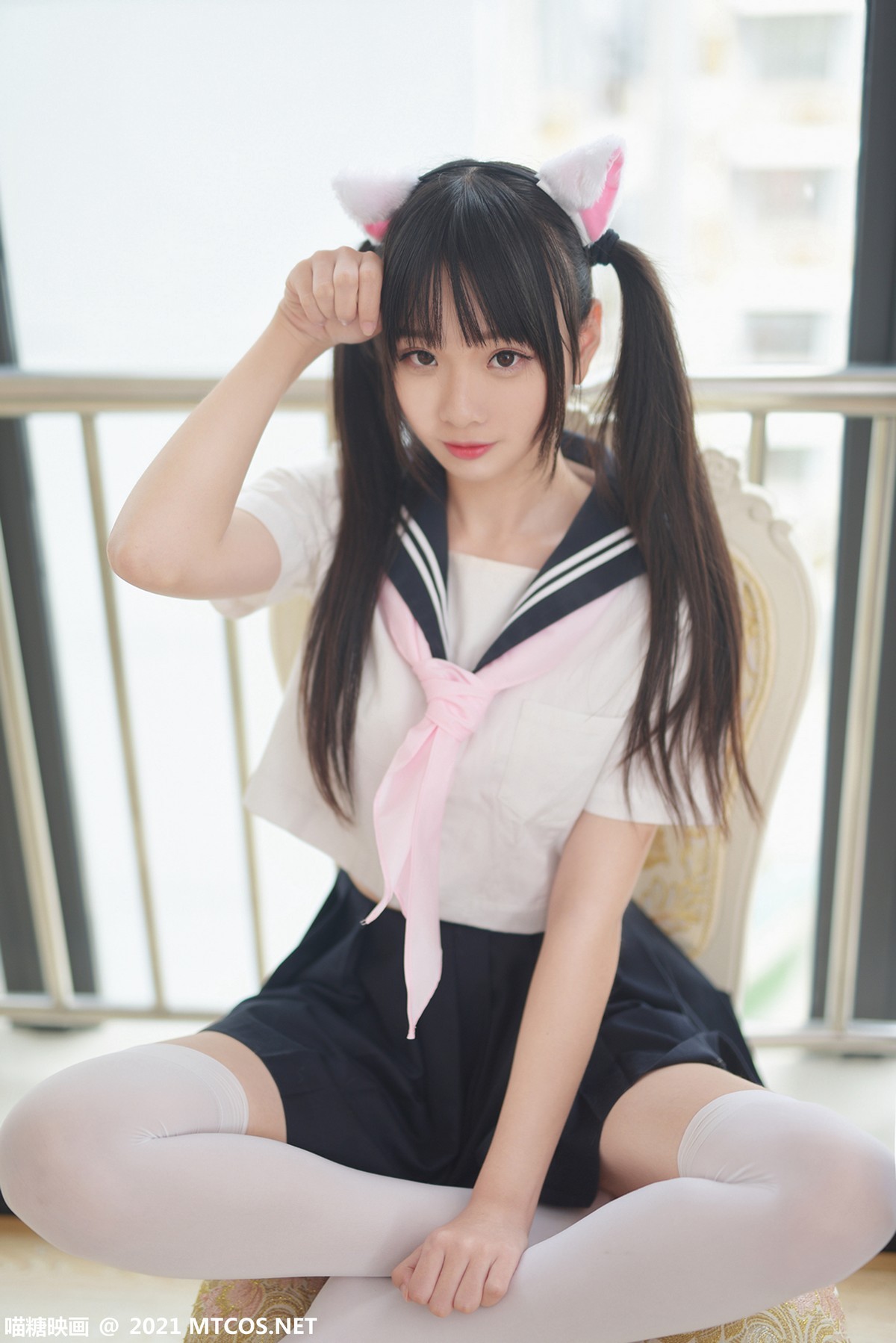 jpxgmn.cc[喵糖映画]Vol.402_粉嫩JK学妹私房性感百褶裙下白色腿袜秀美腿迷人诱惑写真47P