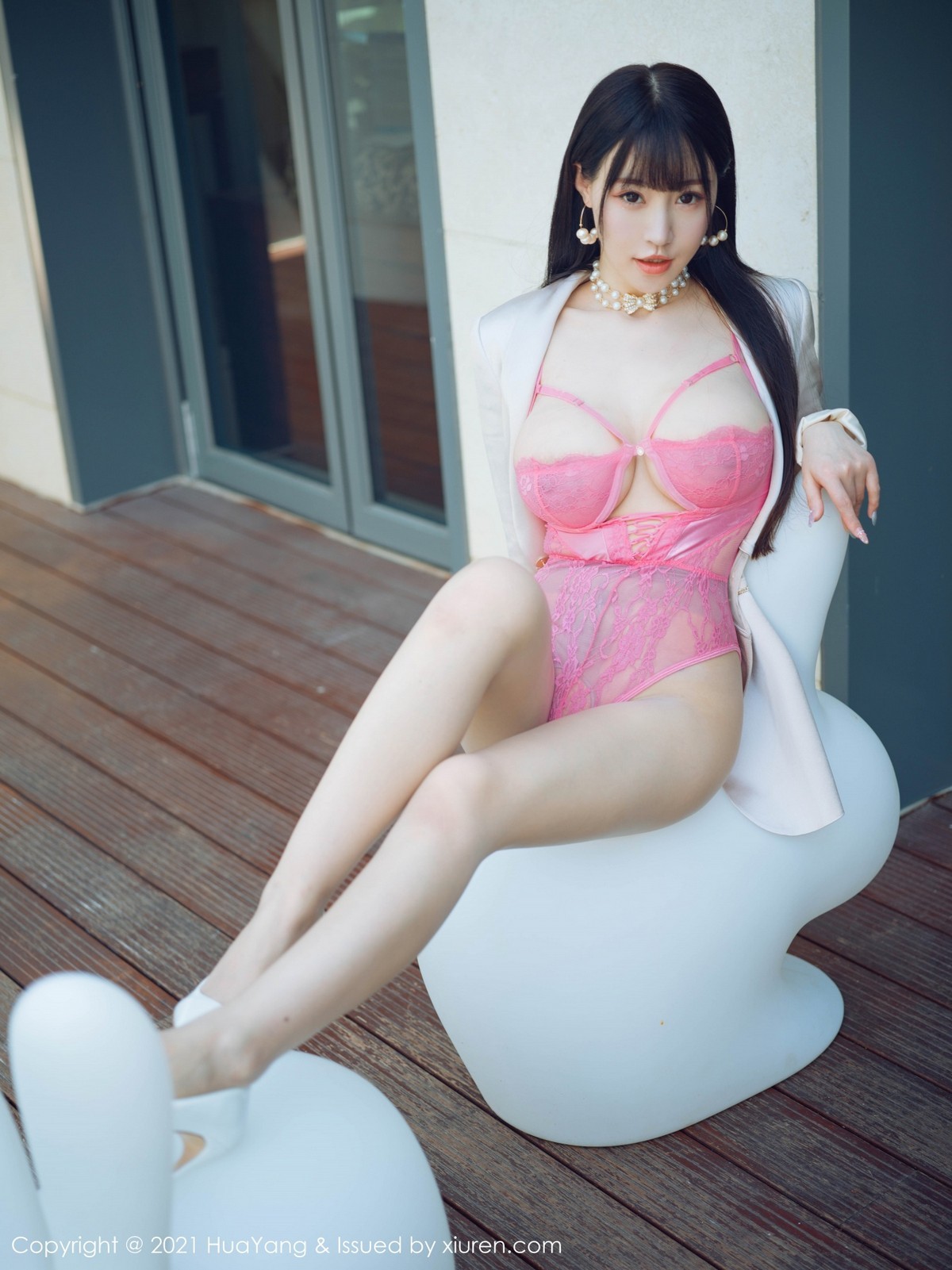jpxgmn.cc[HuaYang花漾]Vol.396_女神朱可儿Flower三亚旅拍粉色镂空服饰秀丰满身材诱惑写真54P