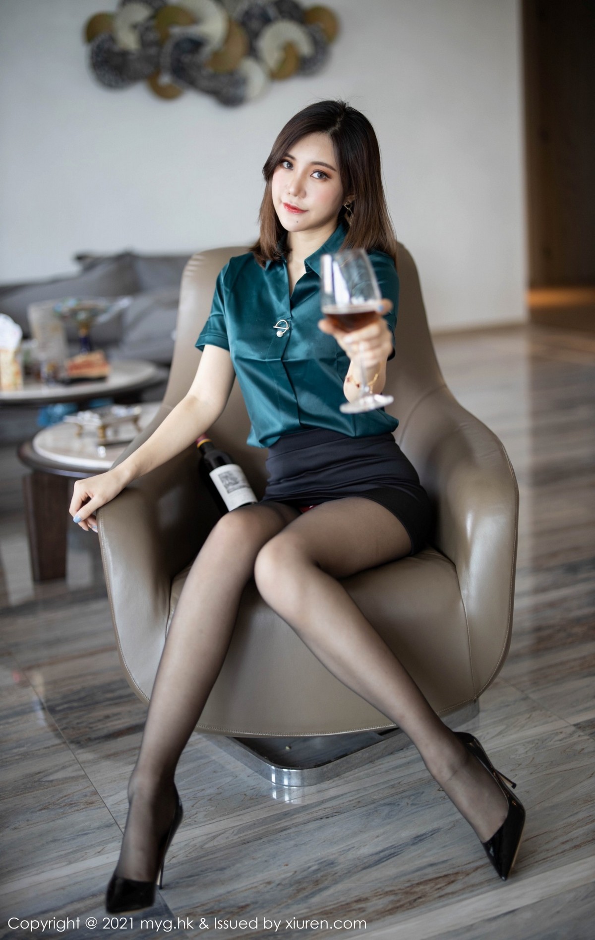 jpxgmn.cc[MyGirl美媛馆]Vol.516_女神绮里嘉Carina职场衬衫OL主题性感内衣配开档黑丝诱惑写真42P