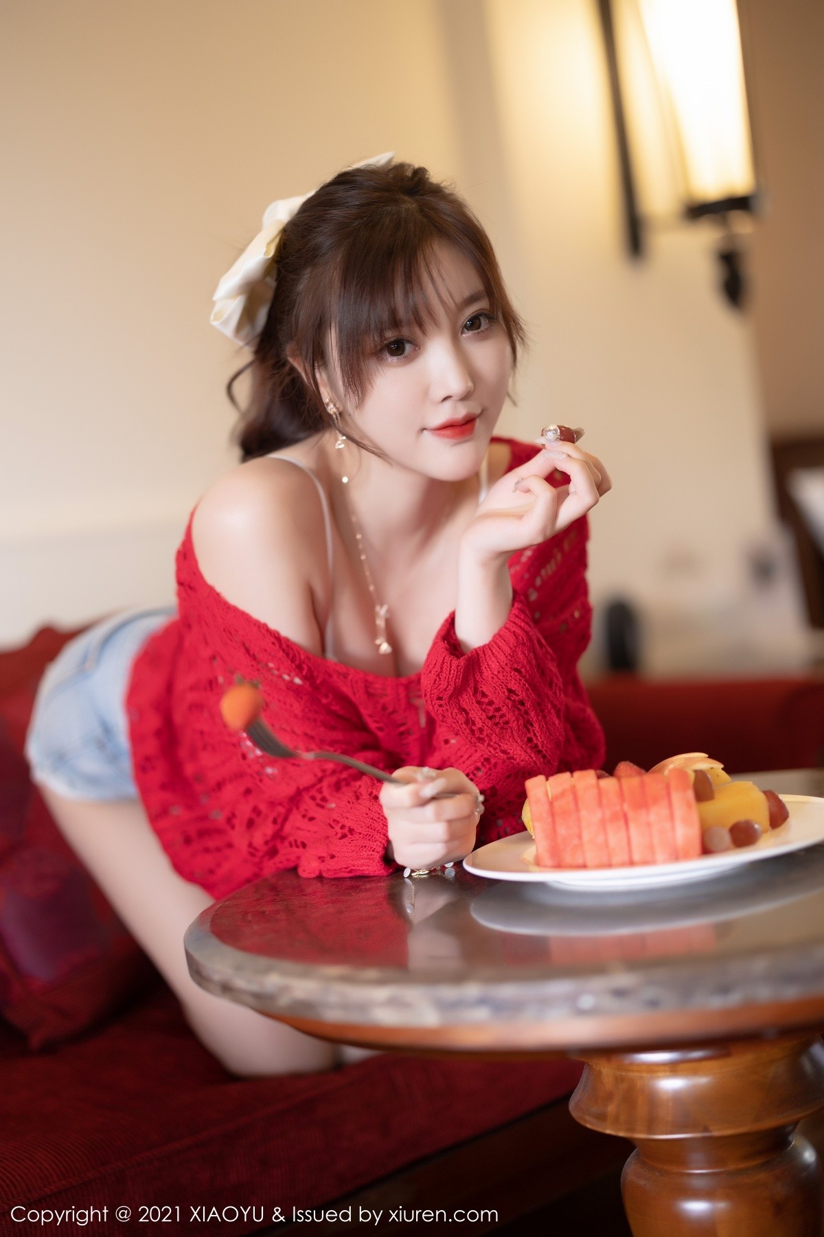 jpxgmn.cc[XiaoYu画语界]Vol.520_女神杨晨晨sugar西双版纳旅拍性感内衣配丁字裤秀翘臀诱惑写真70P