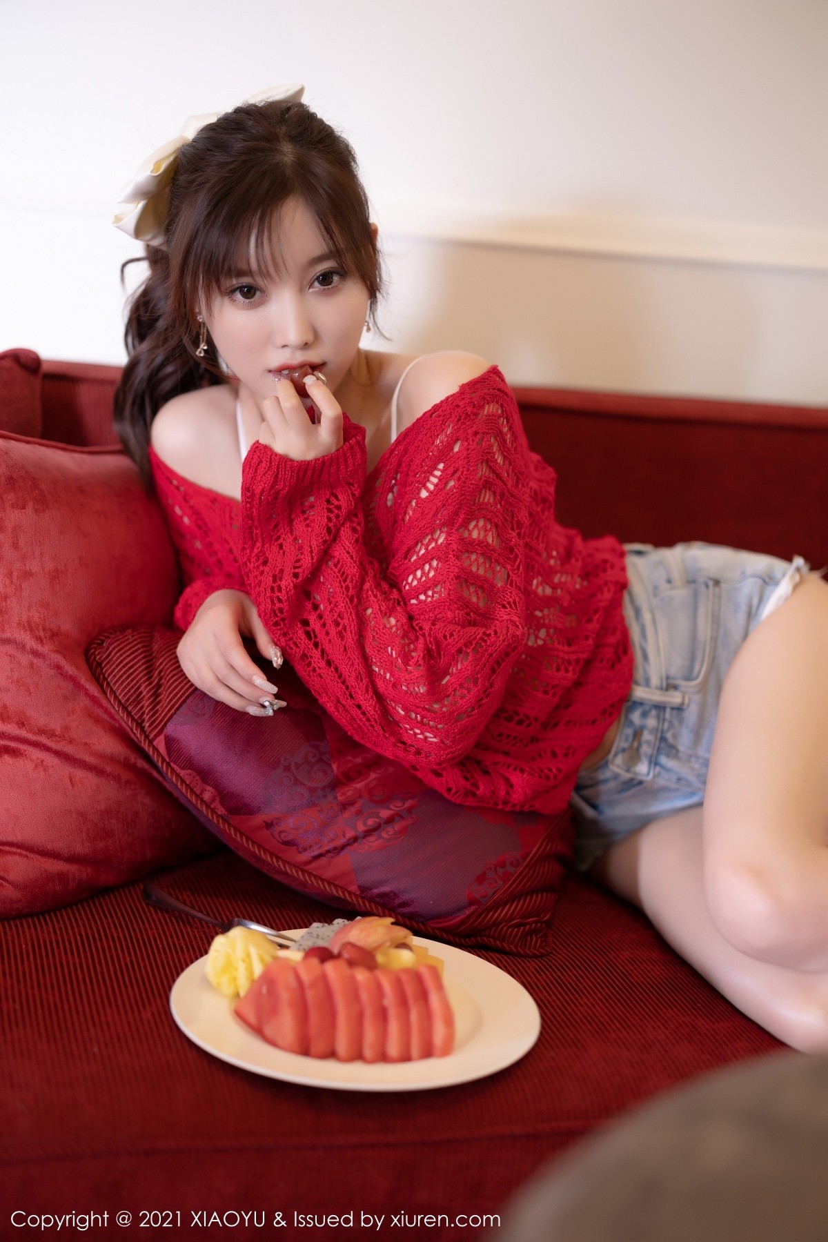 jpxgmn.cc[XiaoYu画语界]Vol.520_女神杨晨晨sugar西双版纳旅拍性感内衣配丁字裤秀翘臀诱惑写真70P