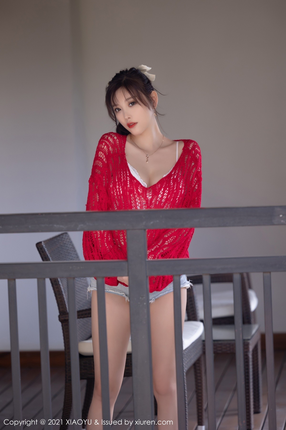 jpxgmn.cc[XiaoYu画语界]Vol.520_女神杨晨晨sugar西双版纳旅拍性感内衣配丁字裤秀翘臀诱惑写真70P