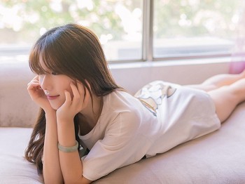 Vol.405_性感美少女私人白色卡通短袖长T秀蜜桃臀美腿迷人骚扰写真42P
