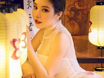 No.2088_嫩模妮小妖私人高叉中式露超薄肉丝裤袜秀蜜桃臀骚扰写真35P