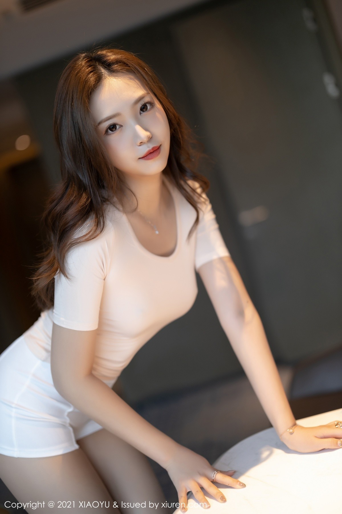 jpxgmn.cc[XiaoYu画语界]Vol.530_嫩模郑颖姗Bev明艳动人服饰配开档肉丝裤袜秀翘臀诱惑写真68P